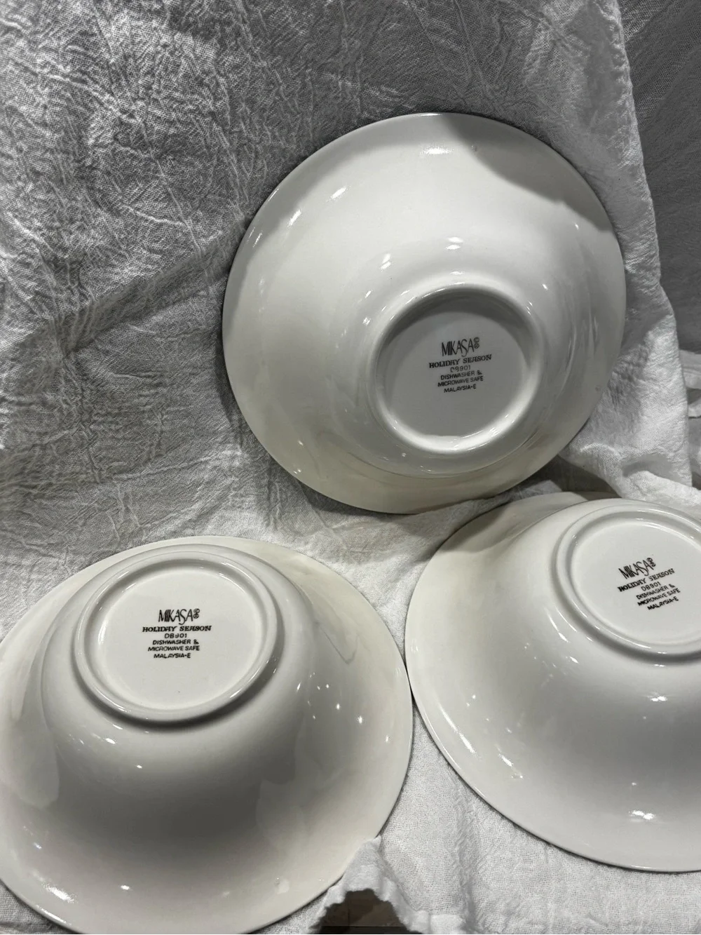 3 MIKASA Holiday Season Cereal Bowls DB 901 Christmas